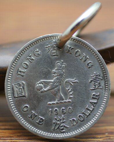 Hand custom foreign coin pendant keys to decorate the 30mm crown queen head like cattle