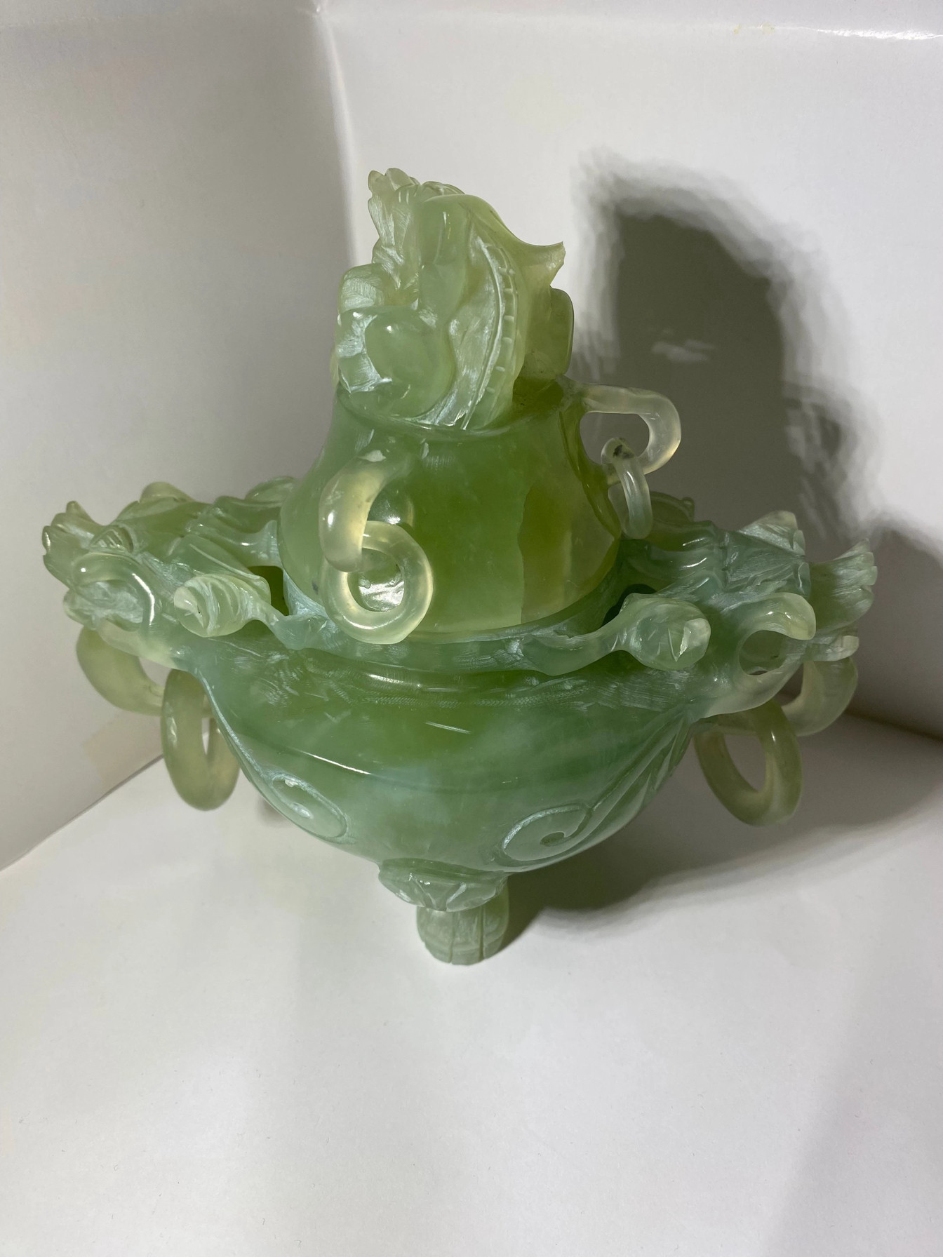 福蔵】超特大香炉 高131cm 岫玉 青玉 彫刻細工 透し 遊環 龍刻置物 