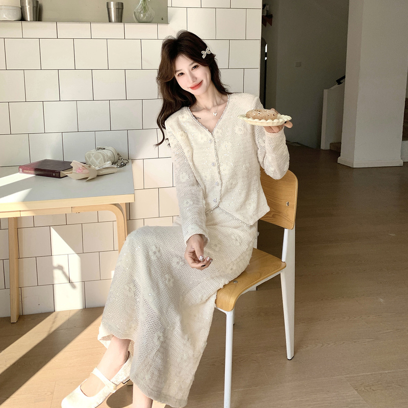 French-Style High-End V-Neck Lace Suit Dress for Women, 2026 Spring, Very Beautiful, Stylish and Elegant Two-Piece Skirt Set