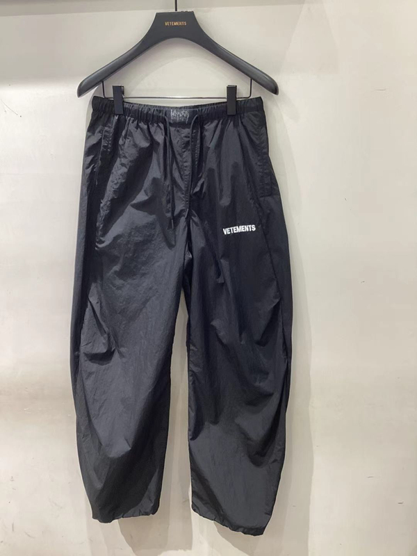 Vetements Official Store Genuine 2025 Summer Men's and Women's Casual Sun-Protective Woven Long Pants 35360007