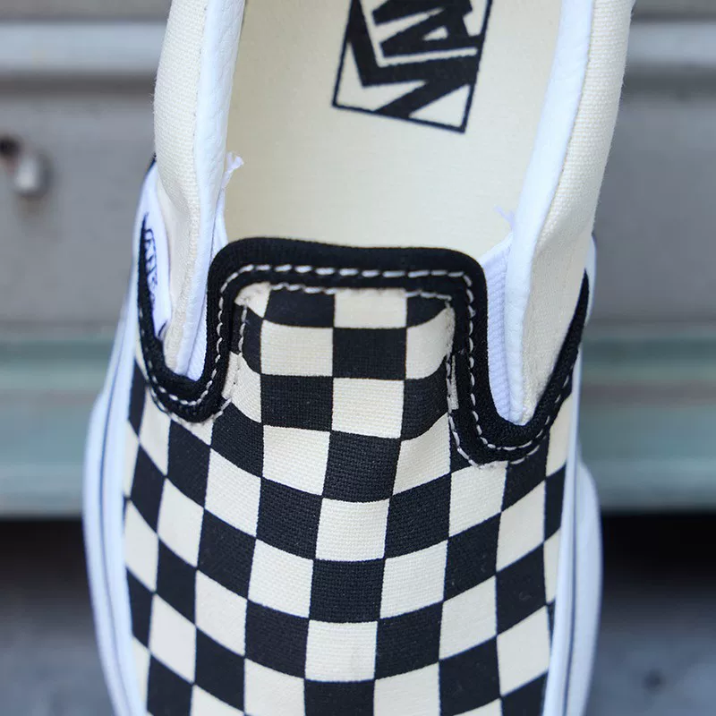 Vans, universal chess, family style