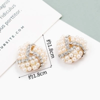 Одна пряжка G-13-38 с жемчугом и бриллиантами.