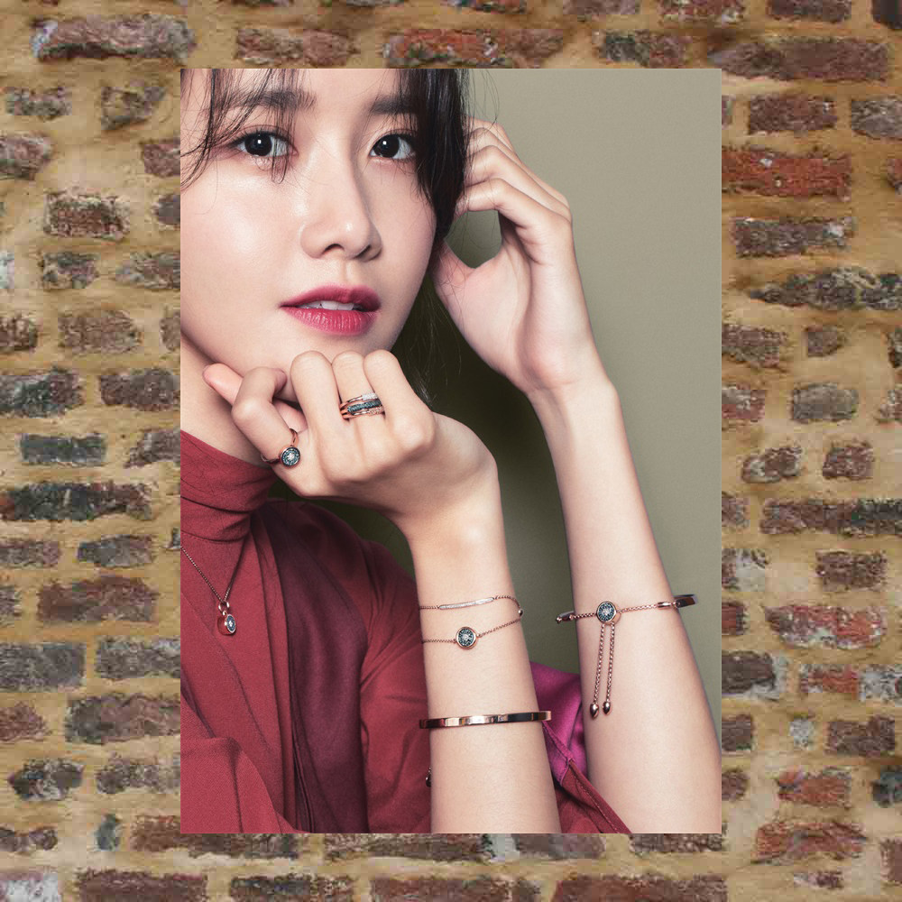 Lin Yun-yee poster customized KDD016 for a total of 500 pieces full of 8 A3 pictures perimeter Run'e Yoona