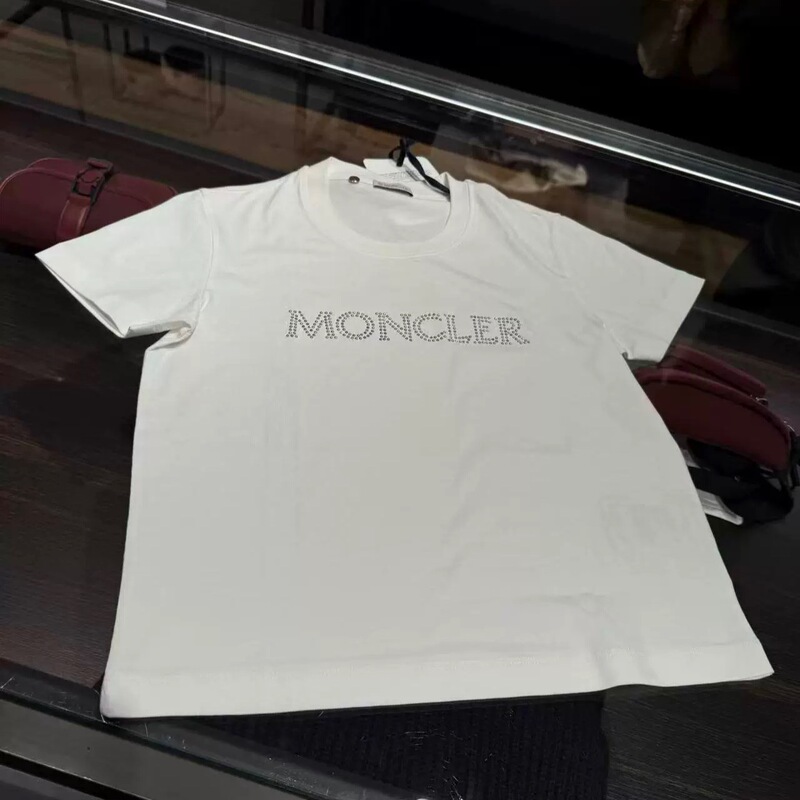 Outlet Discount Moncler Women's Large Logo Crew Neck Short-Sleeve T-Shirt, White, Size m Outlet Discount Moncler Women's Large Logo Crew Neck Short-Sleeve T-Shirt, White, Size m