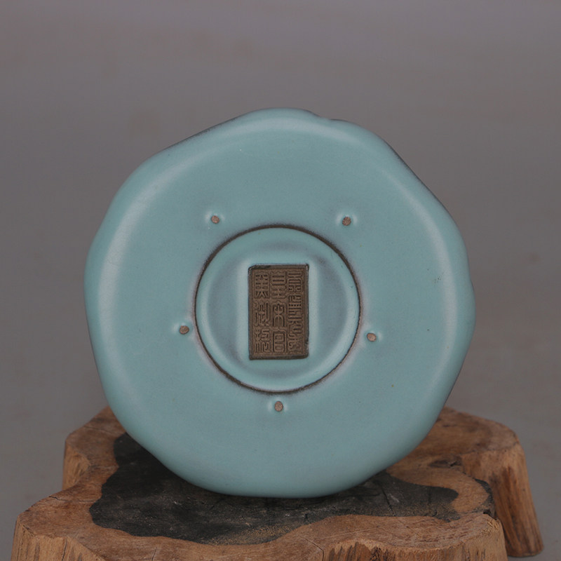 中国古玩 宋時代 汝窯 天青釉蓮花坐孔雀開 香熏 熏