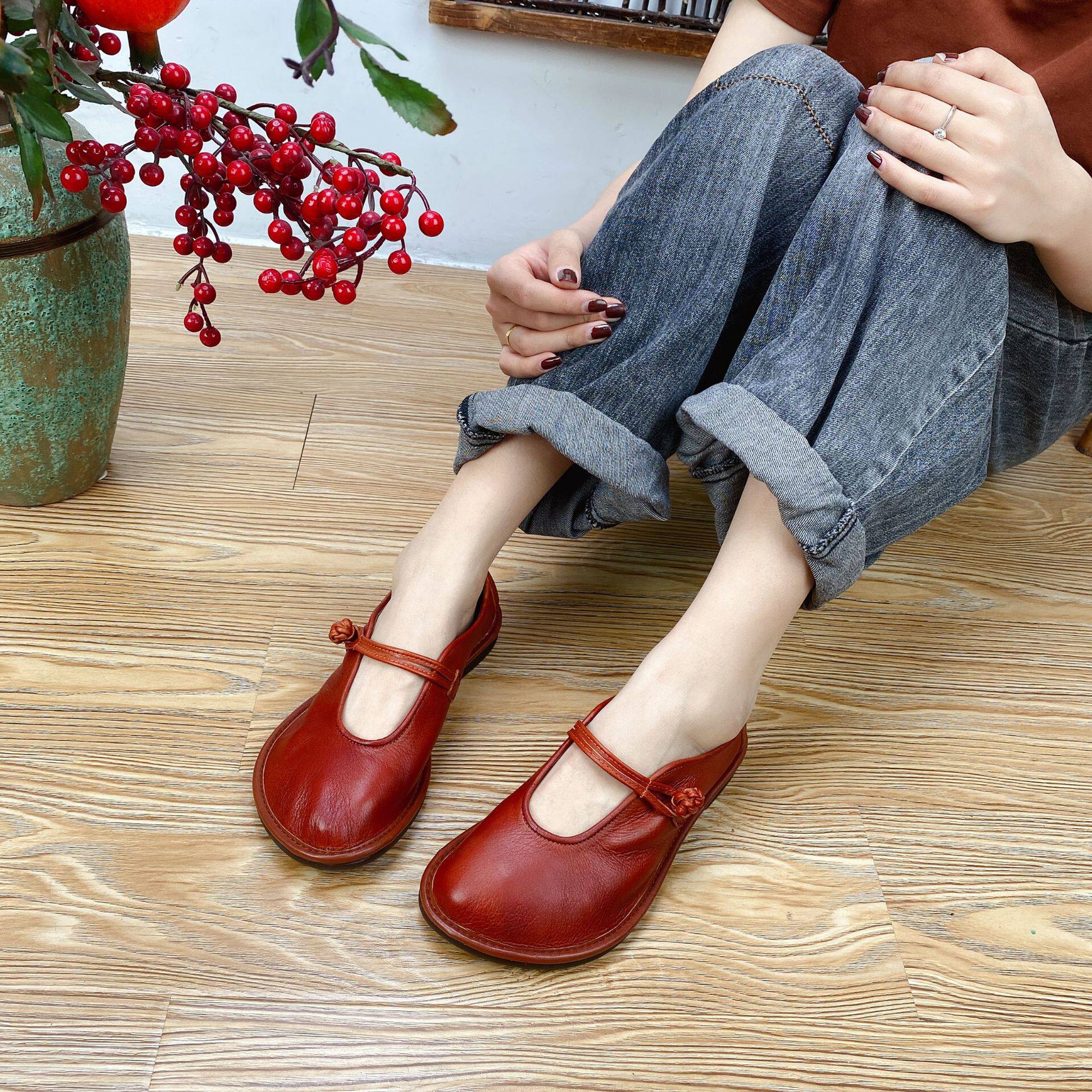Spring and summer new retro literary leather doll head shoes one word buckle round head women's shoes big head shallow mouth grandma shoes women