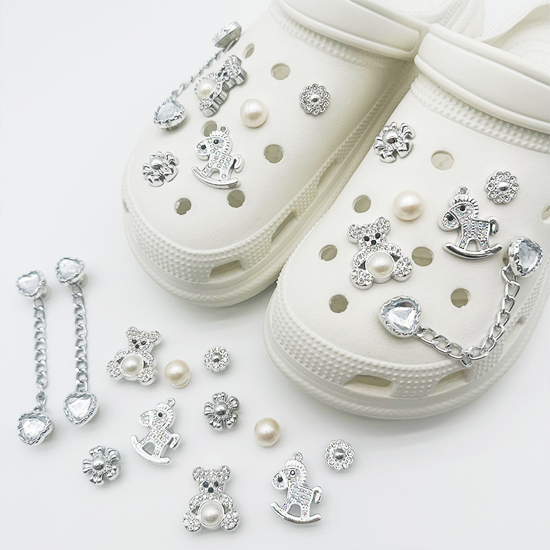 Crocs Shoe Accessories, Shoe Charms, High-End Decorative Accessories, DIY Shoe Accessories Suitable for Crocs, Chanel Style Crocs Shoe Accessories, Shoe Charms, High-End Decorative Accessories, DIY Shoe Accessories Suitable for Crocs, Chanel Style