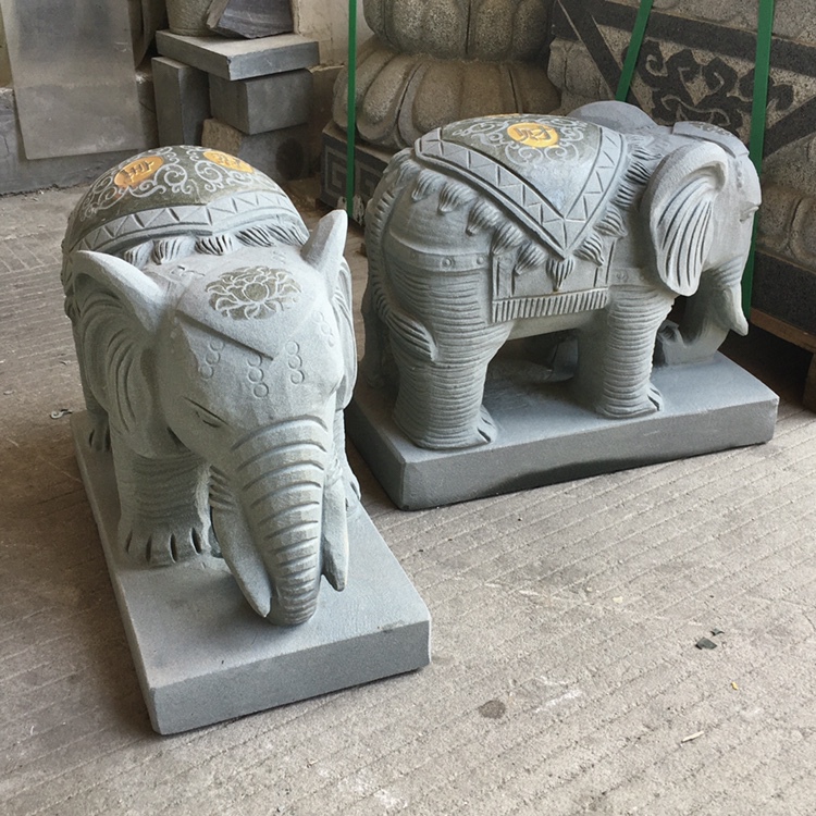A Pair of Fortune-Attracting Stone Elephants Made of Bluestone, Used as Decorative Pieces at the Entrance of Courtyards and Villas, Made of Hui'An Stone Carving, to Protect the Home and Ward Off Evil A Pair of Fortune-Attracting Stone Elephants Made of Bluestone, Used as Decorative Pieces at the Entrance of Courtyards and Villas, Made of Hui'An Stone Carving, to Protect the Home and Ward Off Evil