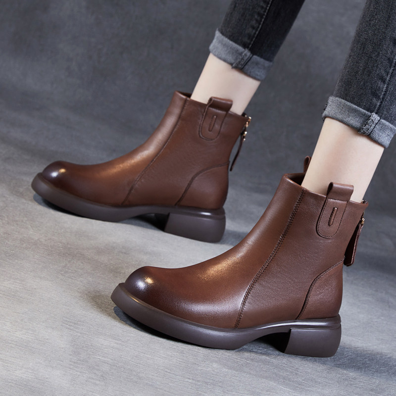 Кожаные полусапожки; женские весенне-осенние полусапожки; новинка 2025 года; сезон зима; бархатный верхний слой; натуральная воловья кожа; мягкая подошва; тонкие ботинки Martin