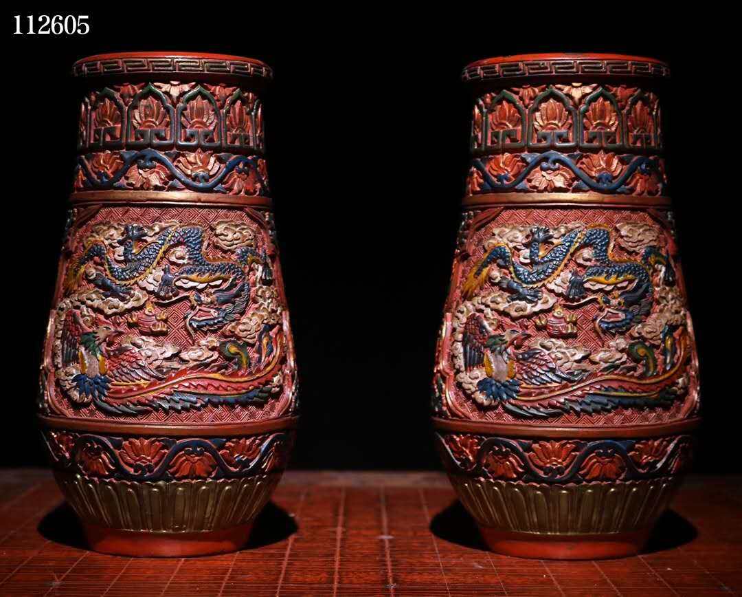 Folk collection old red lacquer ware painted dragon and phoenix Chengxiang bottle home decoration
