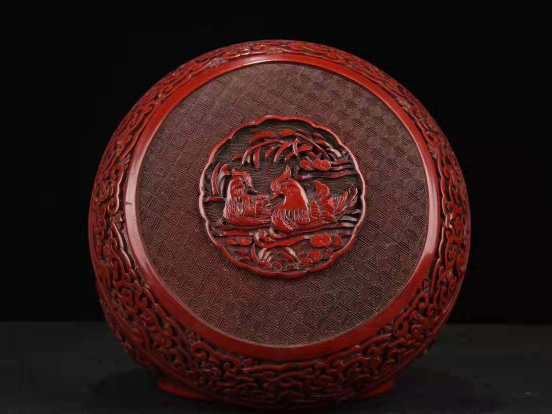 Folk Collection Old and red lacquered ware Yuanyang box diameter 17 cm