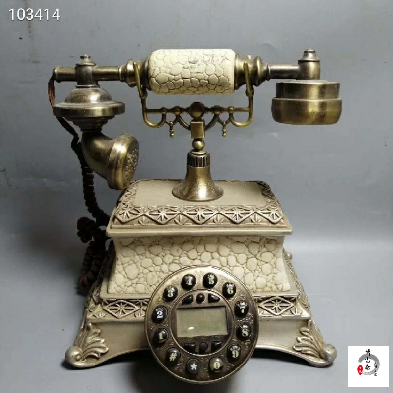Folk Collection European and American Ambience Return Telephone Pendulum of Antique Family Residence Decoration Ancient Play Miscellaneous Old Goods Old Objects