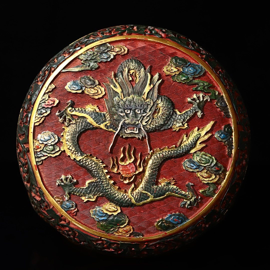 Old Tibetan lacquerware painted Tenglong Yunhai round storage box jewelry box text play box
