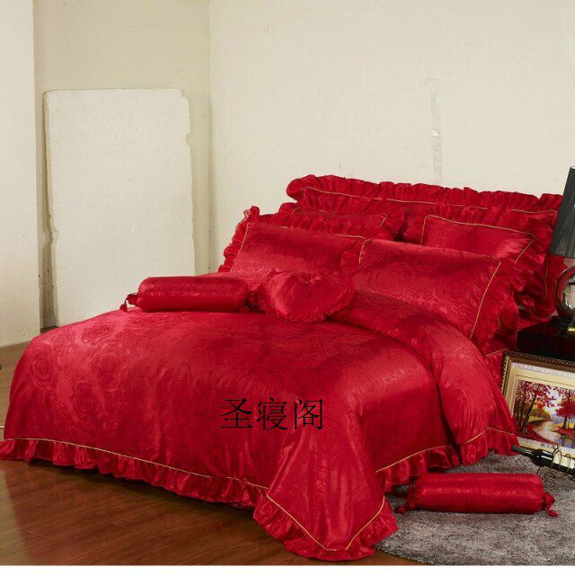 The Eight-Piece Bedspread Of the Wedding Lace Big Red Bed Skirt bedspread can be arbitrarily customized with cotton quilting