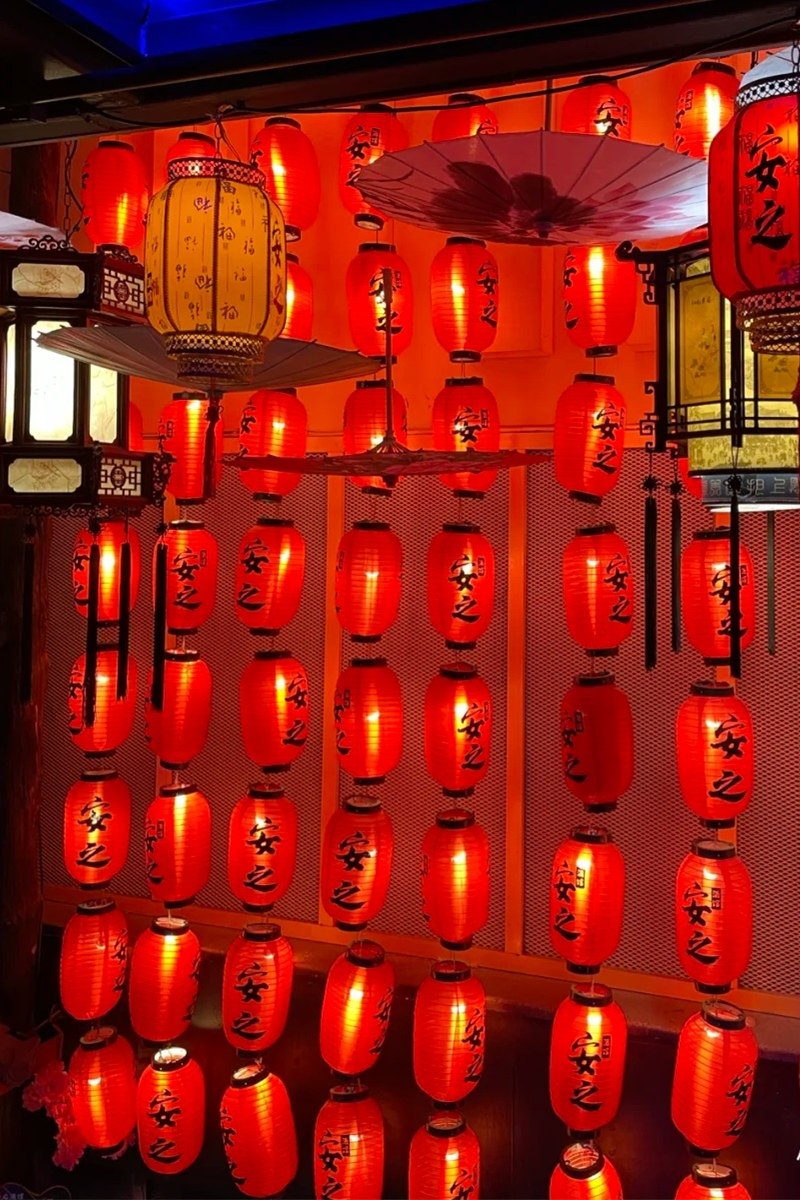 Tavern lantern satin Japanese food shop izakaya business sushi cooking hot pot shop decoration chandelier custom printing