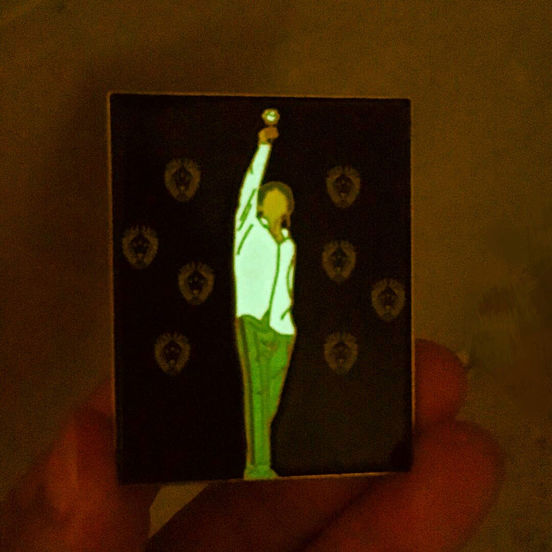 Cai Xukun around the same small rose IKUN luminous badge girls jewelry birthday gift idol trainee