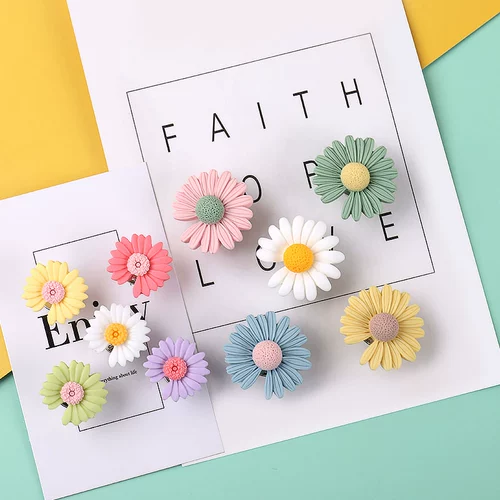 Универсальные пуговицы Daisy привязывает рубашку и одежду, чтобы предотвратить легкую пряжку.