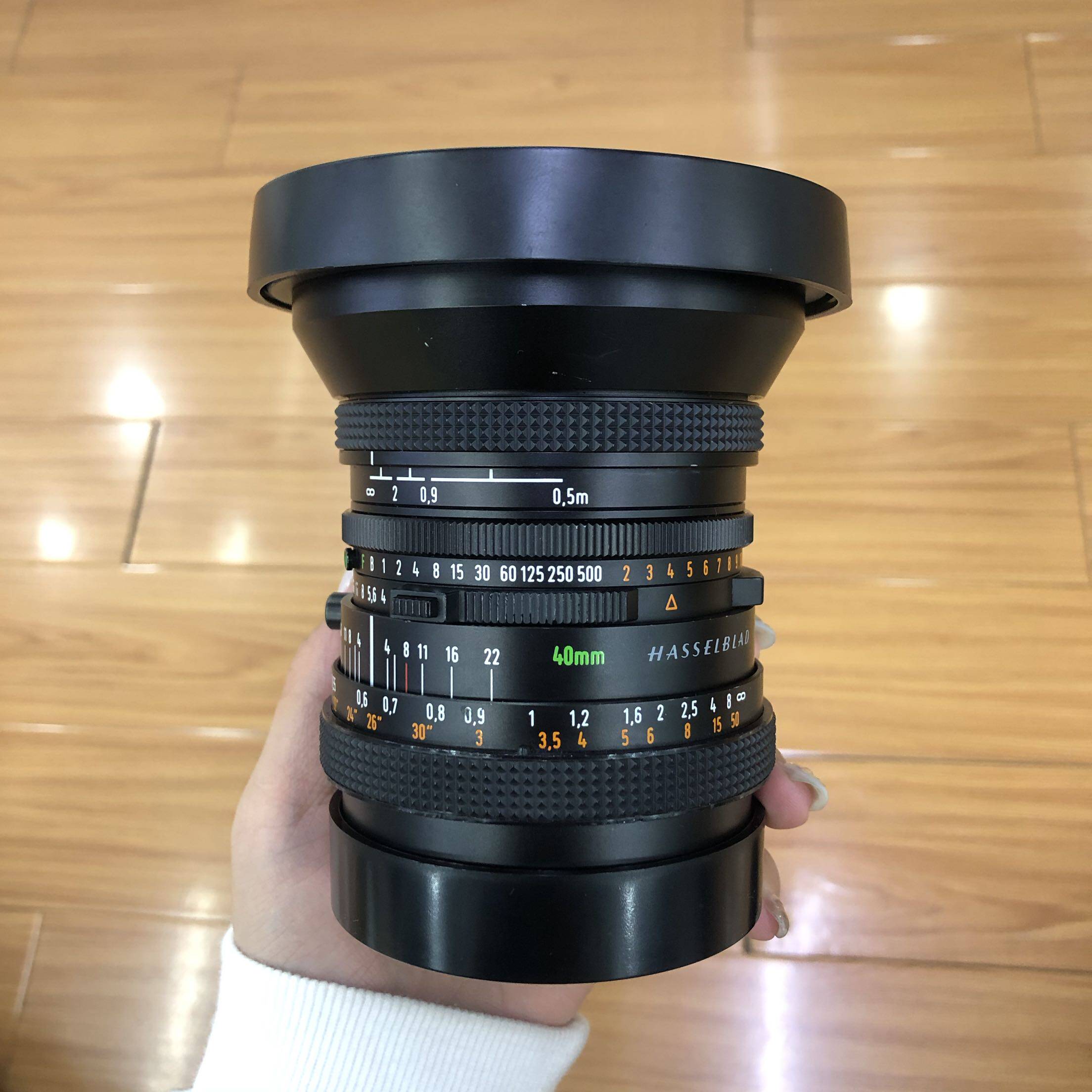 Khasu CF 40 4 wide angle lens with a hand-in-hand V mouth second hand