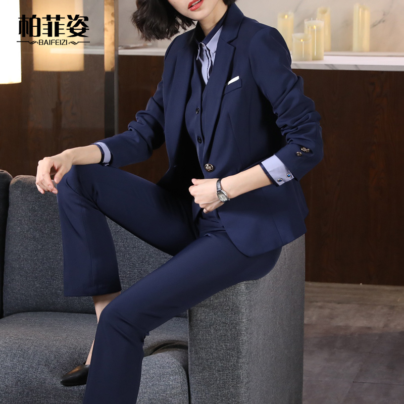 Tailleur femme - Ref 3244828 Image 1