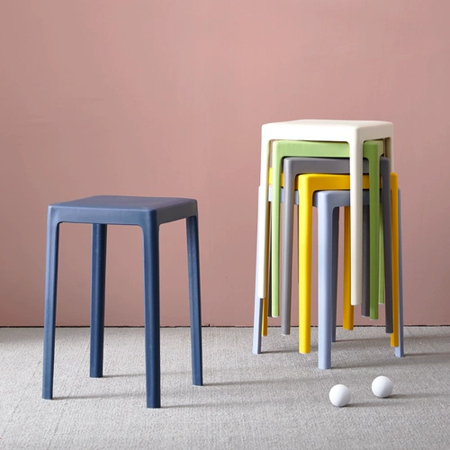 Пластиковый табурет сгущенным домашним минималистским минималистским гостиным столовой