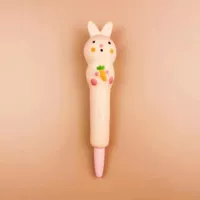 Бежевый кролик