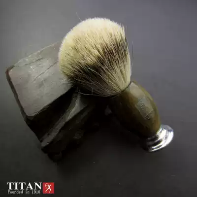 Dali people silver pointed road badger hair green sandalwood aluminum head beard brush Hu brush Hu bubble brush handmade