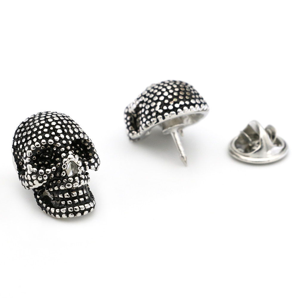 High-quality new black skull brooch, European and American style men's and women's suit and tuxedo accessory, retro lapel pin.