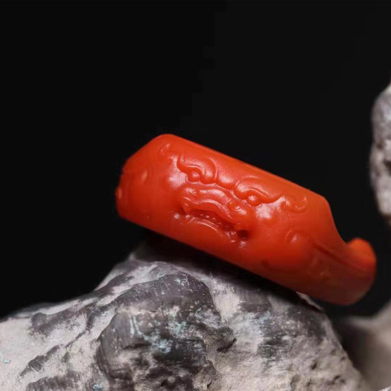 Raw ore Nanhong Wasidin exhibition guardian beast face ring solid color beast ring persimmon brocade red plate finger collection