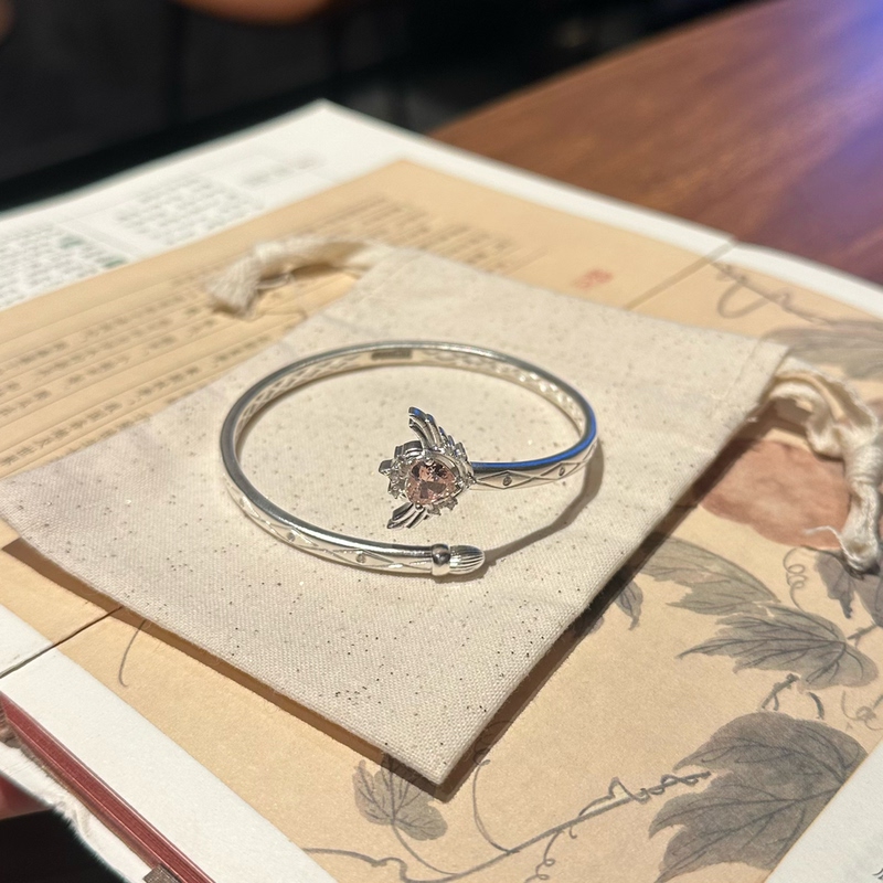 Magical Girl Jiangnan Pure Silver 999.9 Sakura Magic Wand Zircon Sterling Silver Bracelet Angel Wings Silver Bracelet Magical Girl Jiangnan Pure Silver 999.9 Sakura Magic Wand Zircon Sterling Silver Bracelet Angel Wings Silver Bracelet