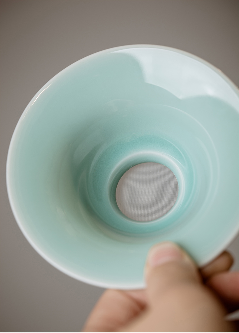 Jingdezhen ceramic) tea strainer kung fu tea tea accessories longquan celadon filter gauze screen
