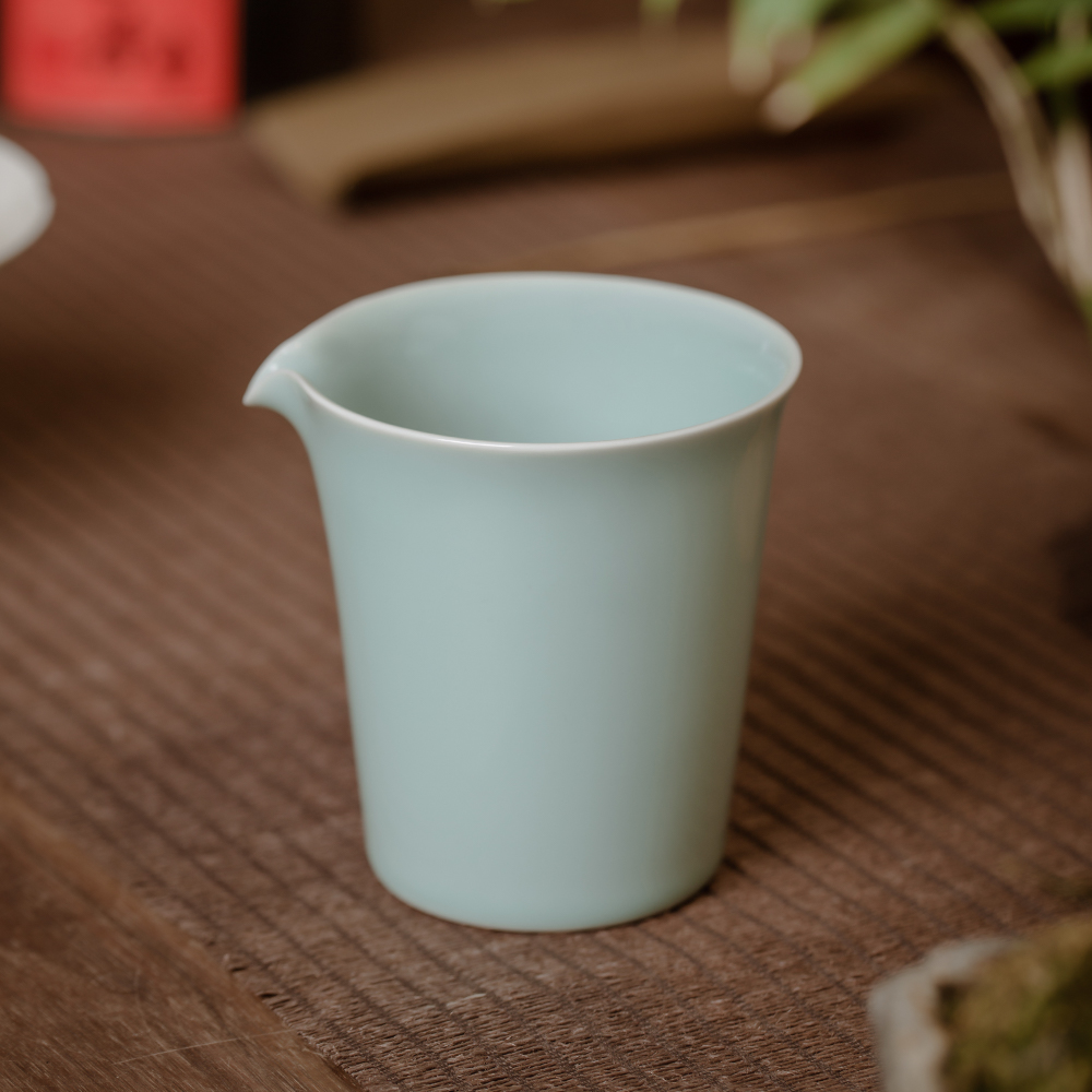 Tea ware jingdezhen ceramic fair keller points Japanese male cup of longquan celadon kung fu Tea accessories fair cup and cup