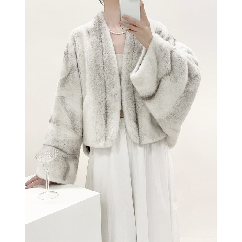 Shengnai Noble Little Dumbo Imported Velvet Mink Fur Coat Women's Cape Style Short Full Mink Fur Jacket Shengnai Noble Little Dumbo Imported Velvet Mink Fur Coat Women's Cape Style Short Full Mink Fur Jacket