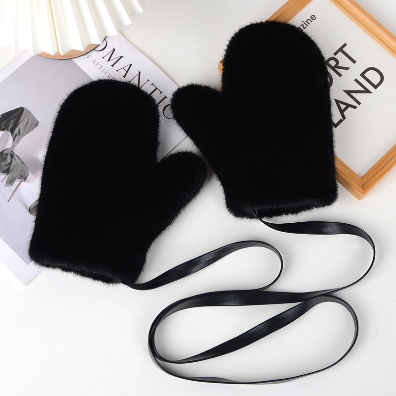 冬用ミニマルデザインの暖かいミトン。和風デザイン、小さめサイズ、通気性抜群、ドーパミンを刺激するトレンドカラーのふわふわフェイクファー素材。