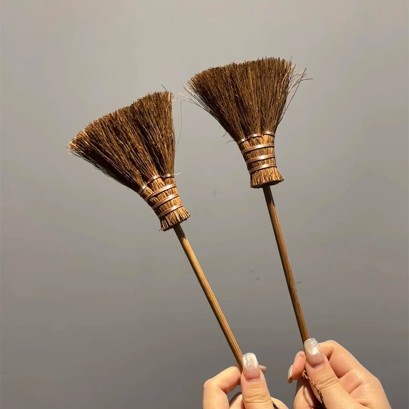 Magic Broom Keyboard Cleaning Brush Multifunctional Gap Brush Desktop Dust Brush Computer Notebook Dust Sweeping Handy Gadget