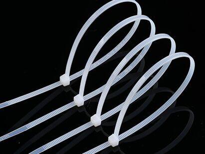 Self-locked nylon tie-in-style