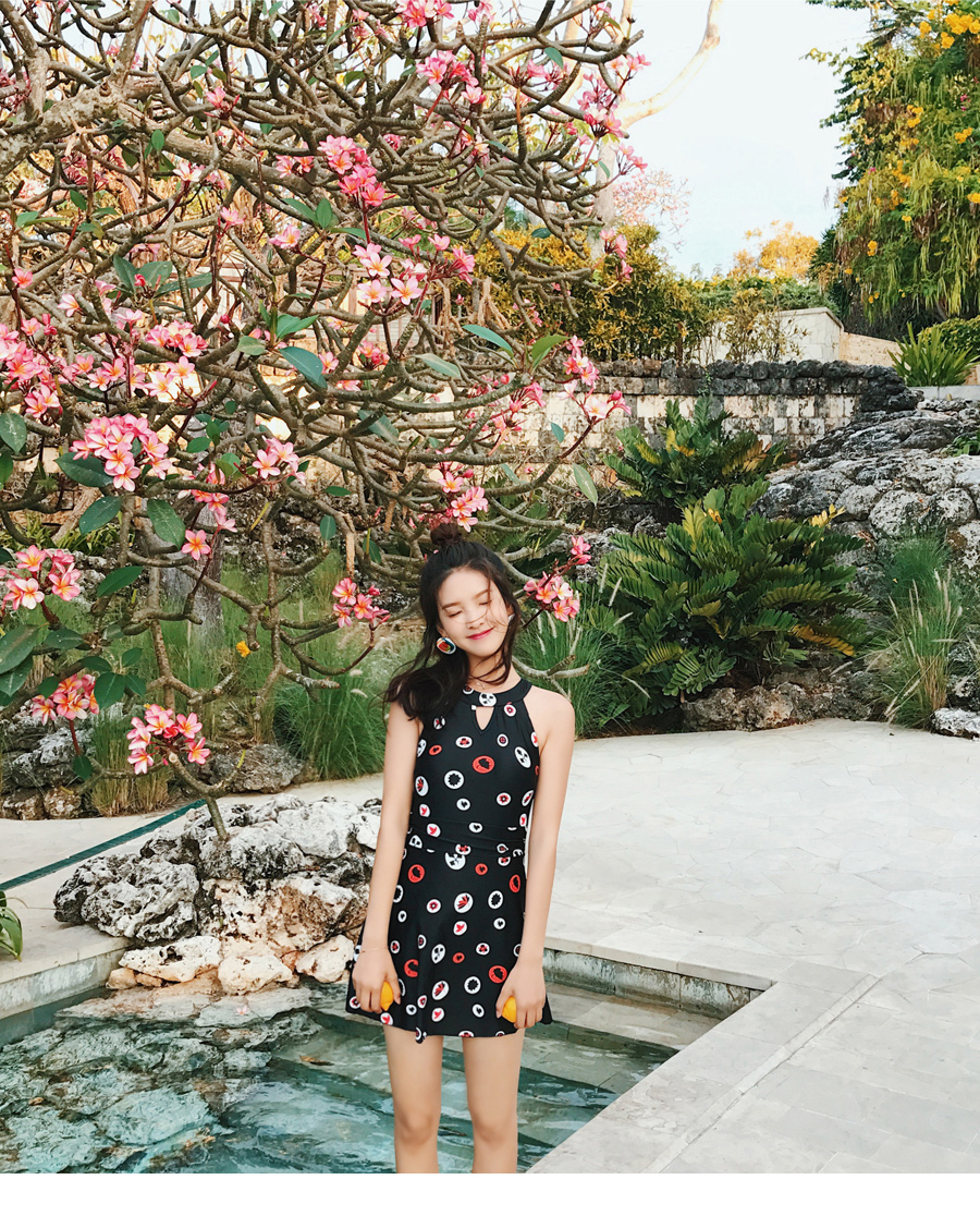 Yi Meishan Đồ bơi Phụ nữ Xiêm bảo thủ Váy đen Quần lót Halter Sinh viên Hàn Quốc Nhỏ tươi Áo tắm nước nóng mùa xuân - Bộ đồ bơi One Piece đồ bơi 1 mảnh tay dài
