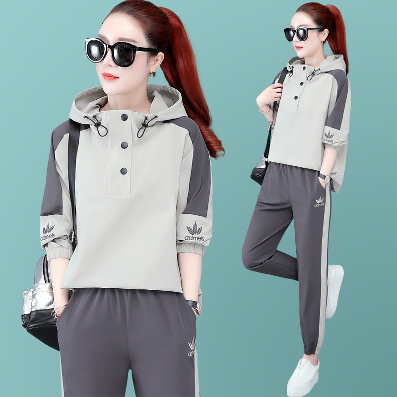 Sports suit women's spring autumn 2021 new wave cards loose fashion Han version Liancap casual thick cotton fried street Two sets