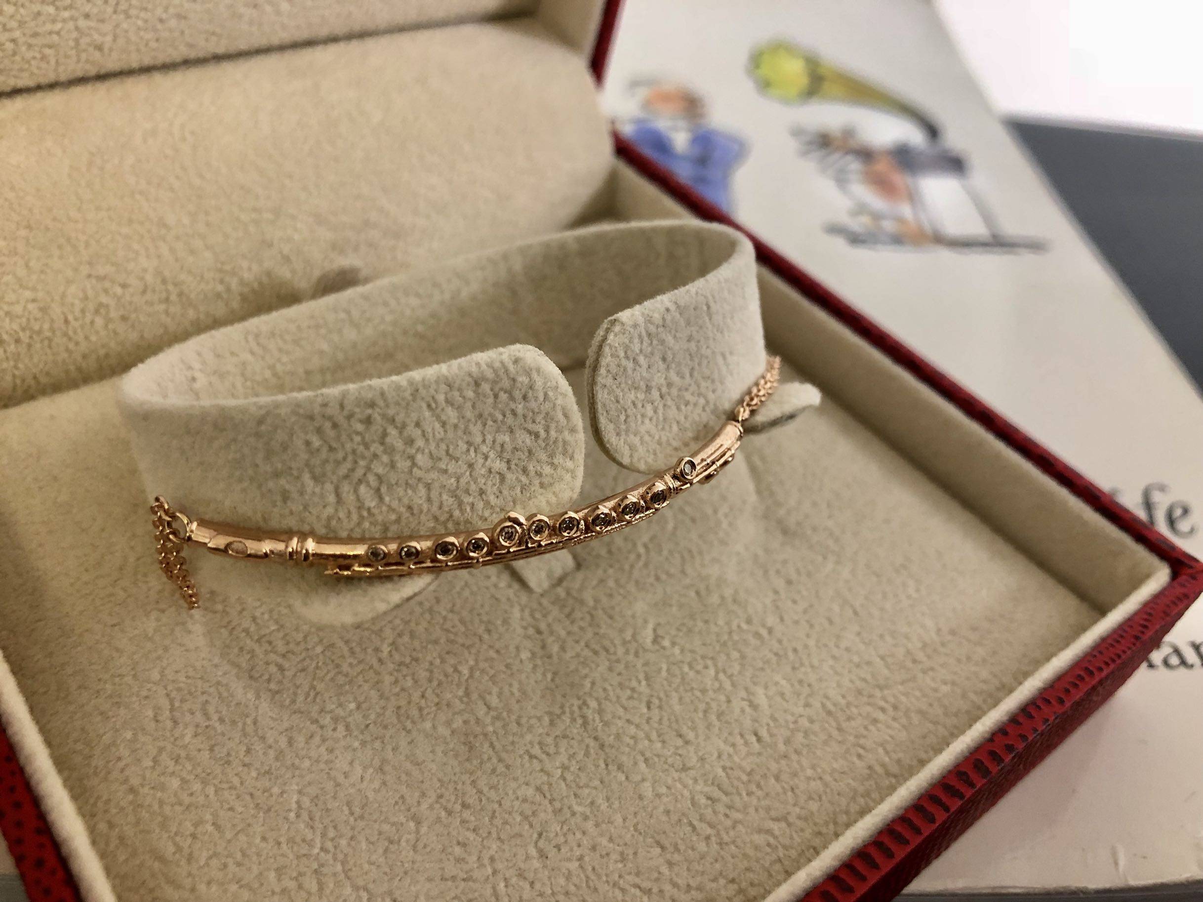 Y L Song 14K RED GOLD HAND CHAIN BROKEN DRILL