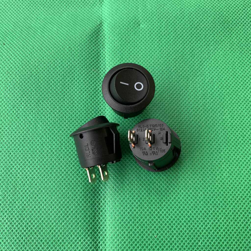 Brand new imported Taiwan Lihe RLEIL RL3-5 T125 55 6A two-pin silver-plated round switch