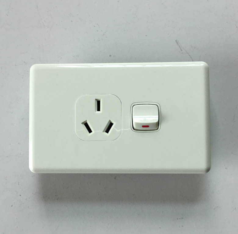 Brand new Zhengtai CHINT LBL007 switch triangular socket integrated 250V 10A 118 118