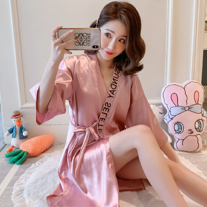 Sleepwear Woman 2022 New Summer Ice Silk Hotel Sleeping Robe Summer Style Sleeping Dress Summer Style Pyjamas in the middle of a long version of the home