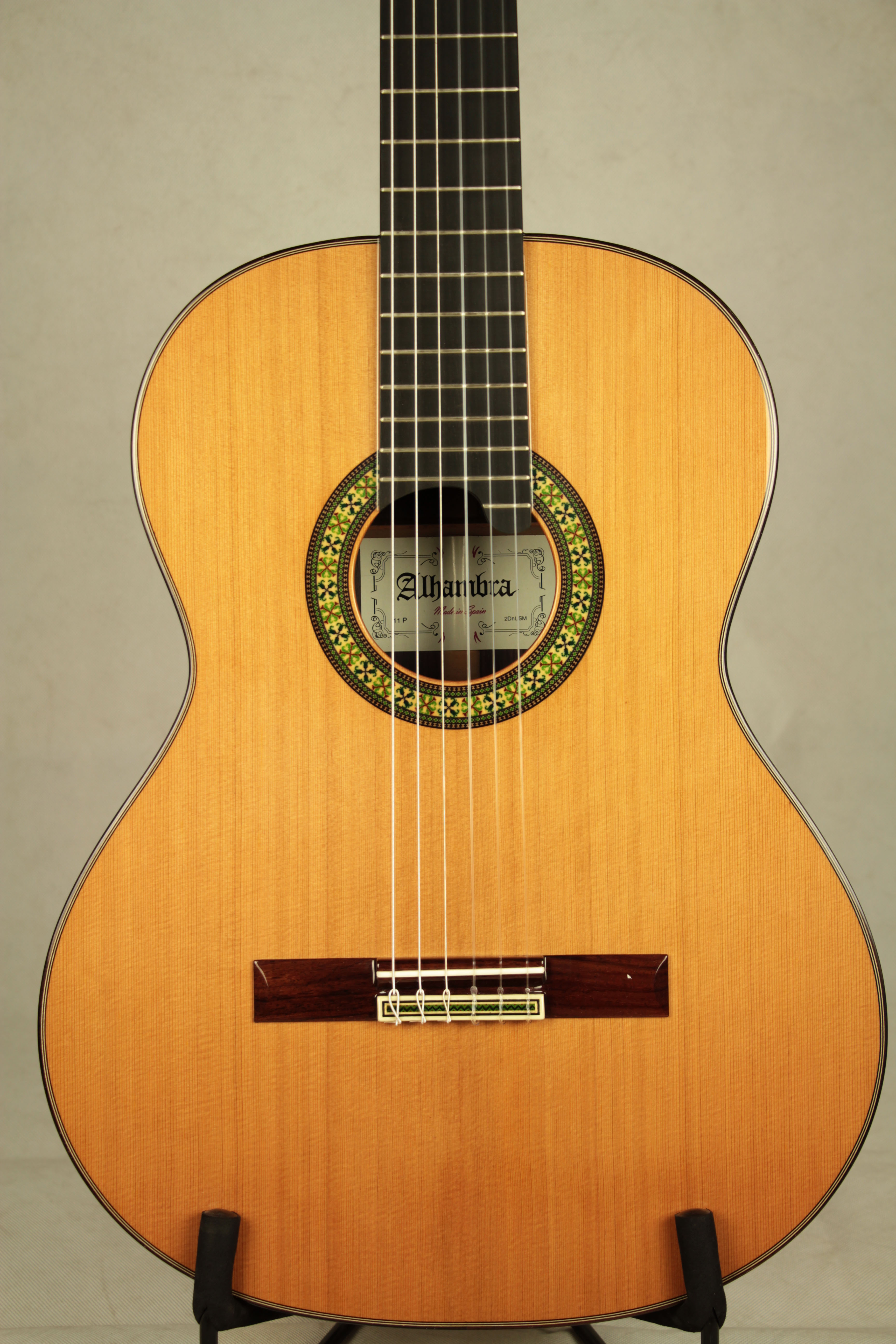 String art instrument spot Spain Alhambra Alhambra 11P full veneer classical guitar
