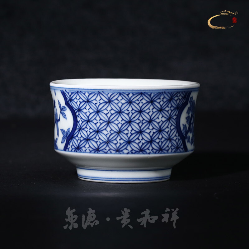 Jingdezhen blue and white cup and cheung blue window painting of flowers and a cup of pure manual master cup single CPU hand - made sample tea cup