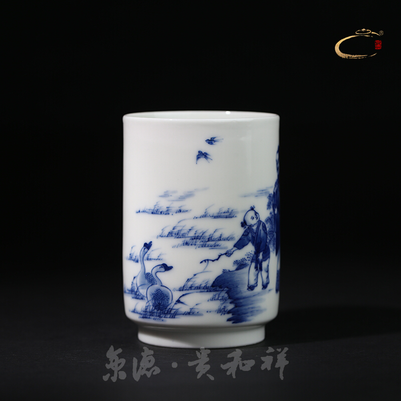 Jingdezhen blue and white thyme negative and auspicious meters cup hand - made kung fu tea master cup a cup of pure checking sample tea cup