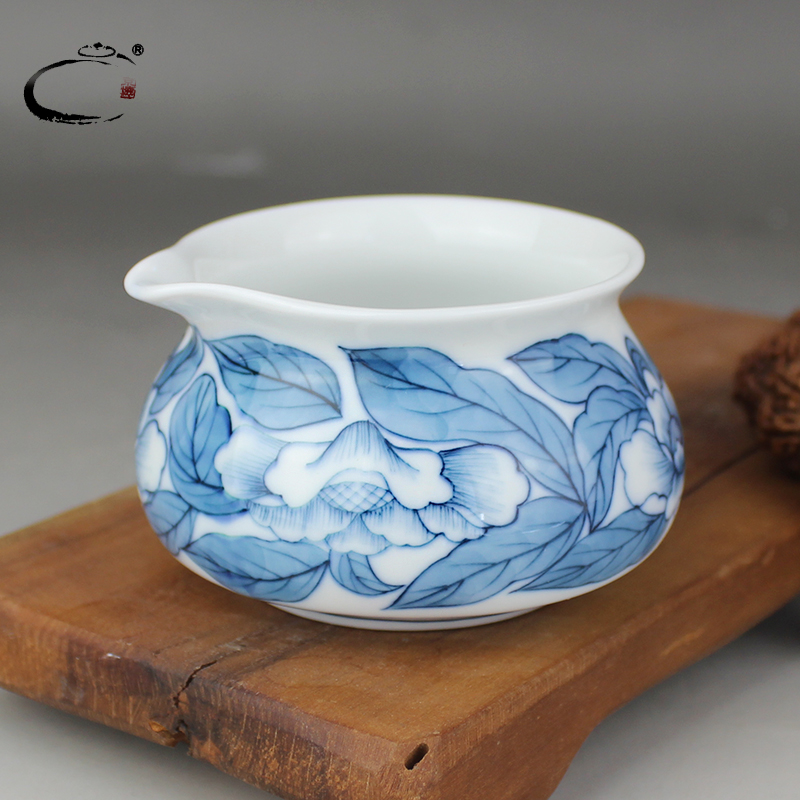 And auspicious jingdezhen blue And white lotus hand - made thickening heat - resistant kung fu tea set archduke fair keller cup tea ware