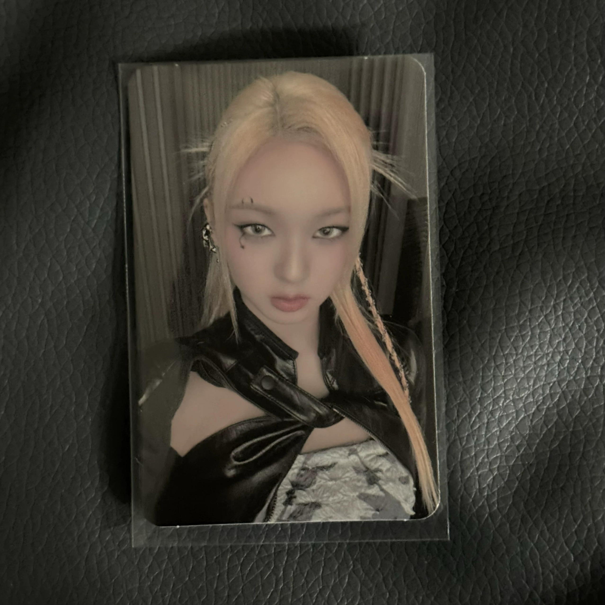 Спот yg офлайн счастлив card BabyMonster BM специальная карта sheESH Xian Xian ASA AHYEON