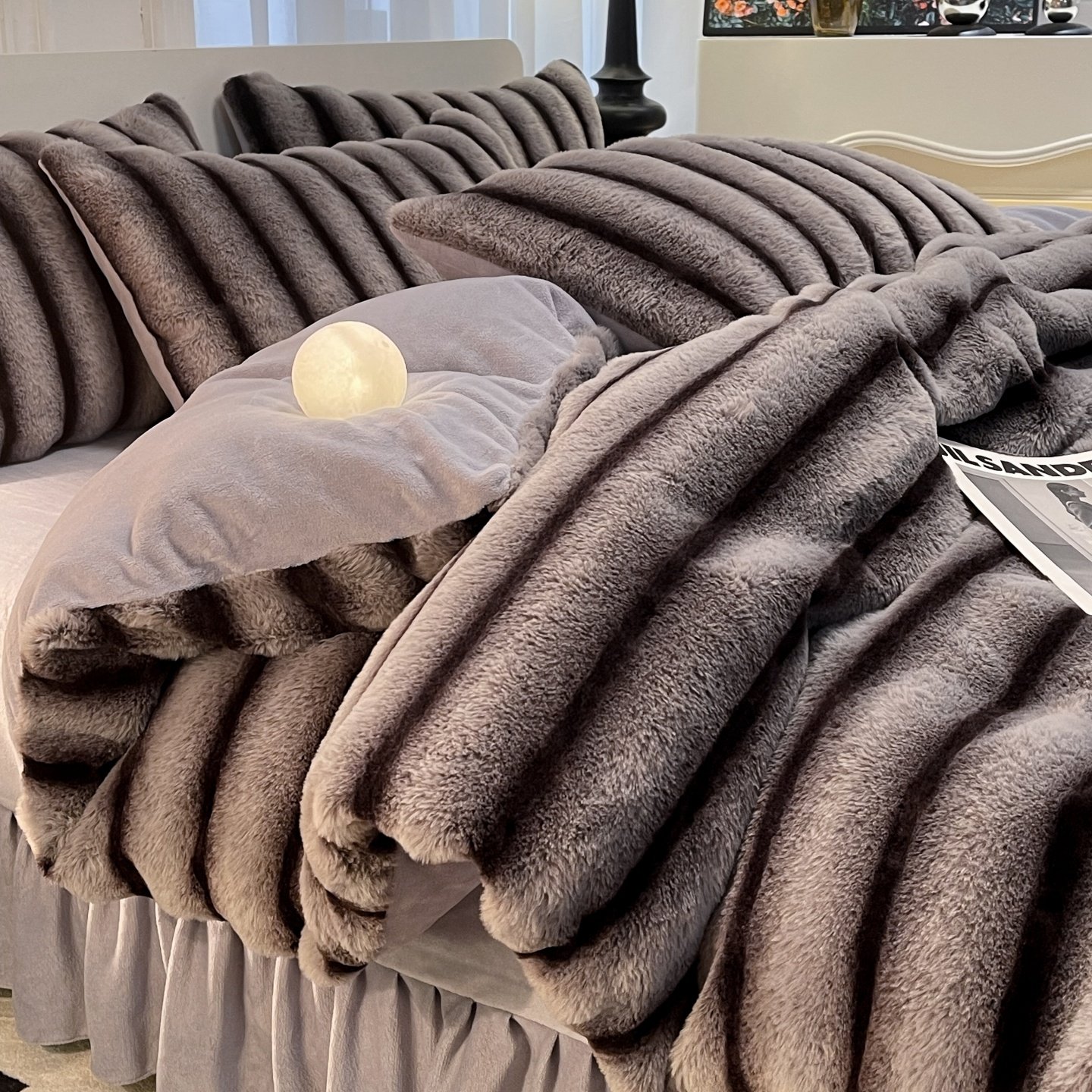 Winter Imitation Rabbit Fur Four-Piece Bedding Set, Thickened Milk Velvet Double-Sided Fleece Duvet Cover, Fitted Sheet, Coral Fleece Bed Sheet Three-Piece Set