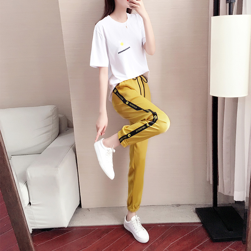 Hong Kong daisy casual suit female 2021 new summer fashion loose short-sleeved sports style two-piece suit