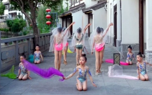 Арт -гимнастика конкурс исполнения III Танбины танцевальный танцевальный танец жемчужина