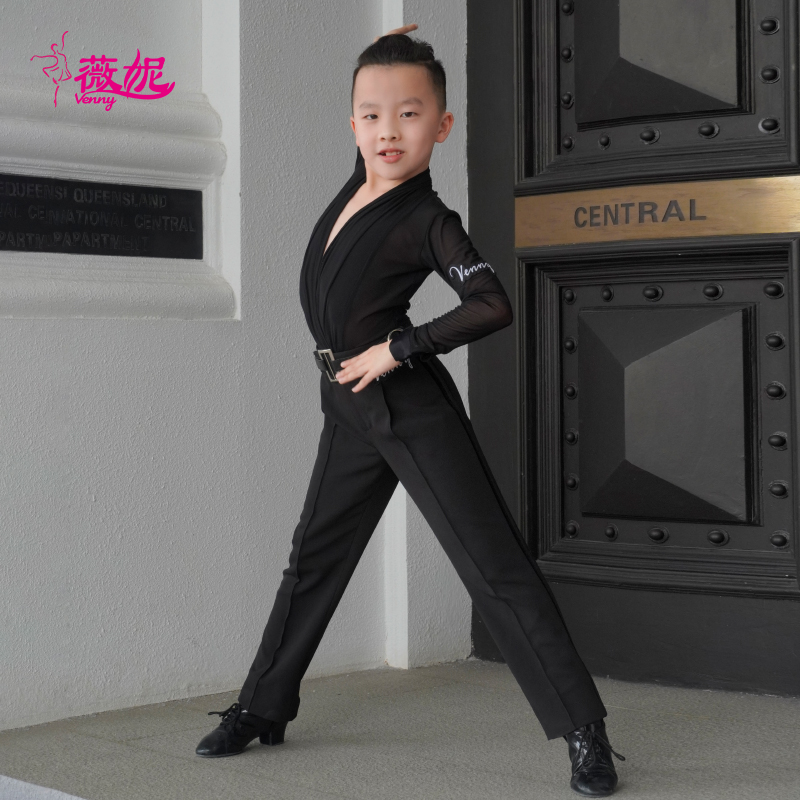 2025舞蹈服练功服选购全攻略：如何挑选合适的宽松学生形体服和拉丁舞阔腿直筒莫尔套装?